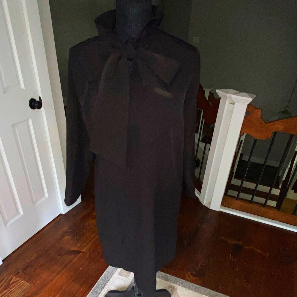 Tuckernuck Women’s Size L Black Solid Long Sleeve Bow Neck Sheath Dress